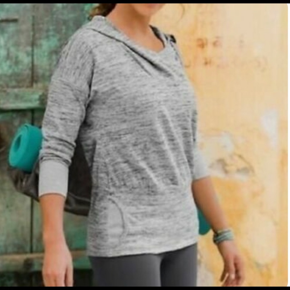 Athleta Batwing & Robin top in XS
